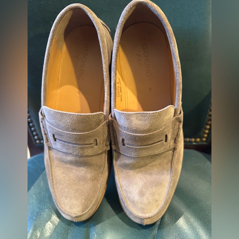HESCHUNG TAN SUEDE LOAFER